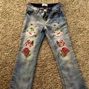 I am selling this because they are so cute but don’t fit me anymore.